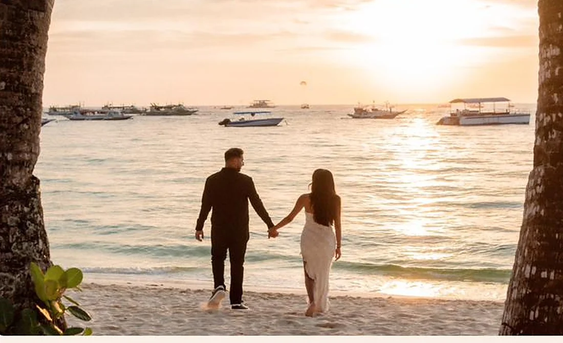 Sachin and Kierath walking on the beach